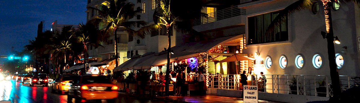 Miami South Beach Ocean Drive by night